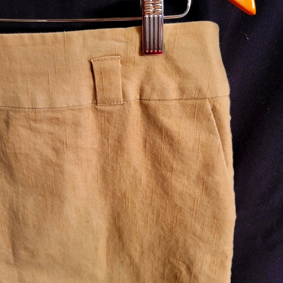 NEW YORK CLOTHING CO KNEE LENGTH TAN PENCIL SKIRT - Picture 2 of 8